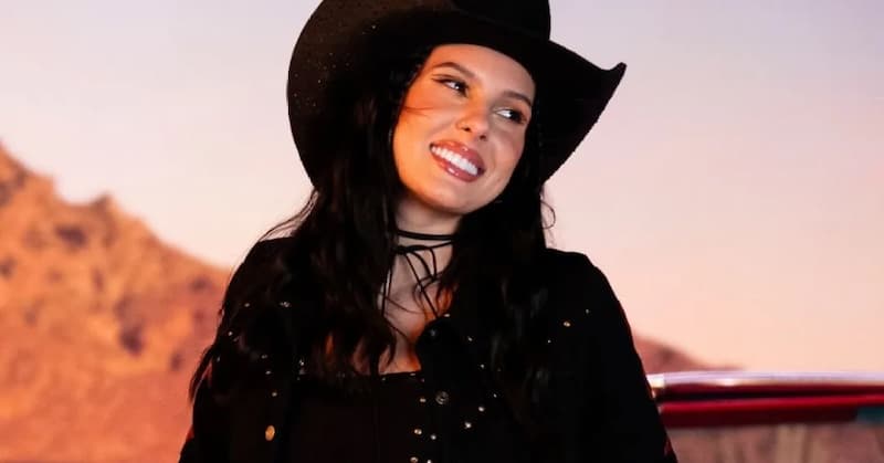 Ana Castela lança sua primeira coleção de maquiagem com a Avon